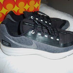Men's Nike Zoom Winflo 5 Nike Shield Water Repellent  Sneakers Size 9